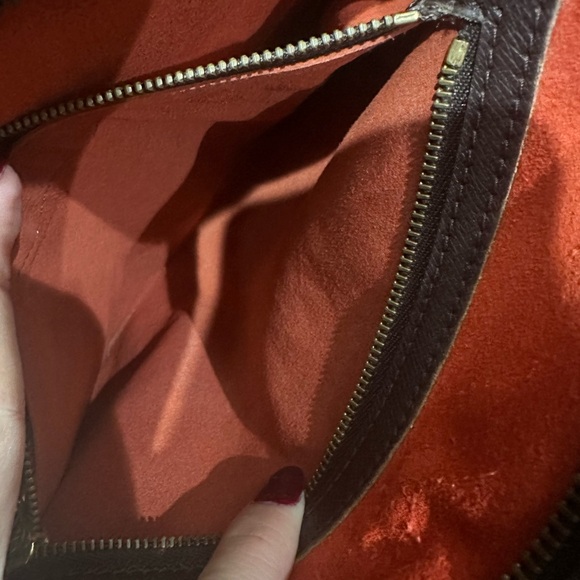 Authentic Louis Vuitton - Picture 6 of 7